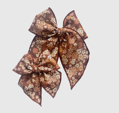 Brown Retro Floral Bow